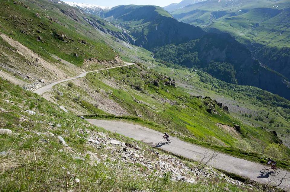 Cycling the best Tour de France passes in the French Alps